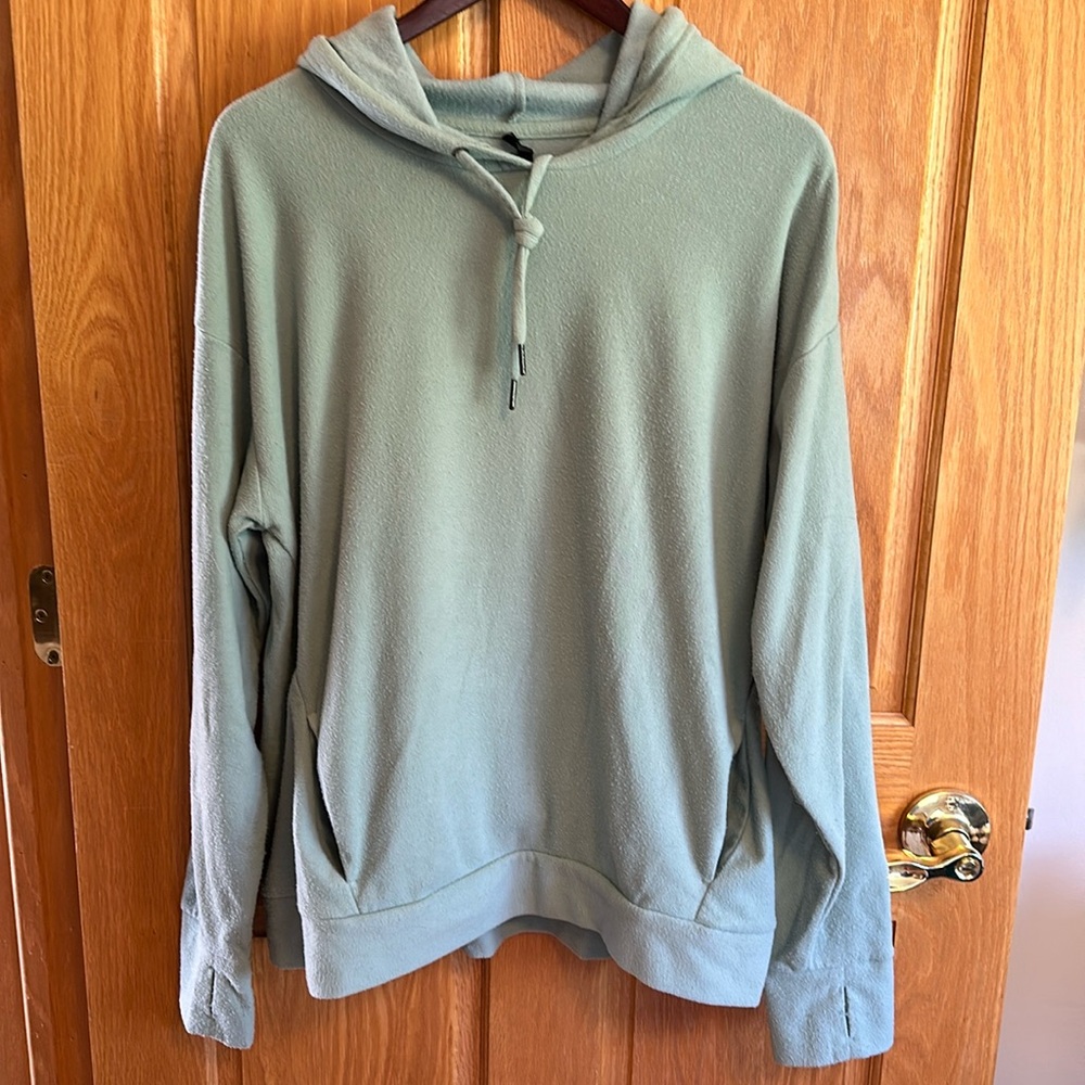 Gaiam fleece hooded sweatshirt
